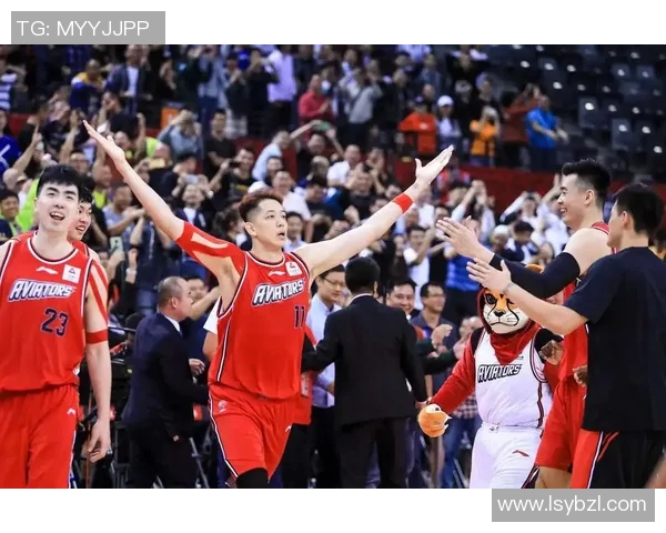 沈梓捷：从青涩少年到篮球明星的成长之路与奋斗故事